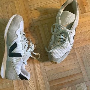 Veja Branco Sneakers size EU 39 - vegan